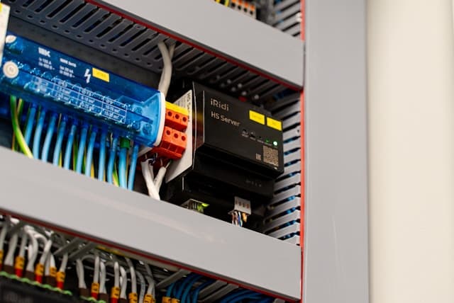 Hostperl Data Center Rack Infrastructure